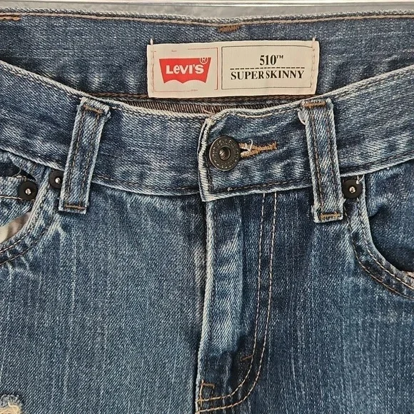 Levi's 510 Distressed Cropped Jean's - Picture 3 of 4